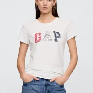 white t shirt wearing by women